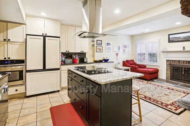 Foto del edificio - 1022 Moorefield Hill Pl SW