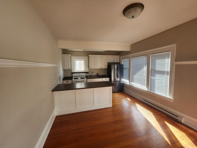 Building Photo - 99 Wellington Ave