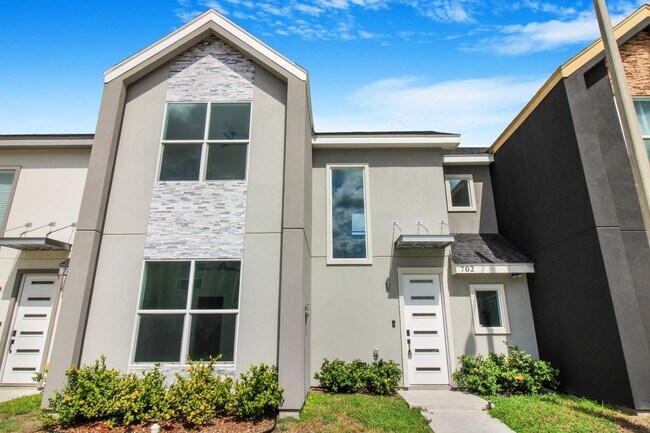 Foto del edificio - 706 W Seminole Ave