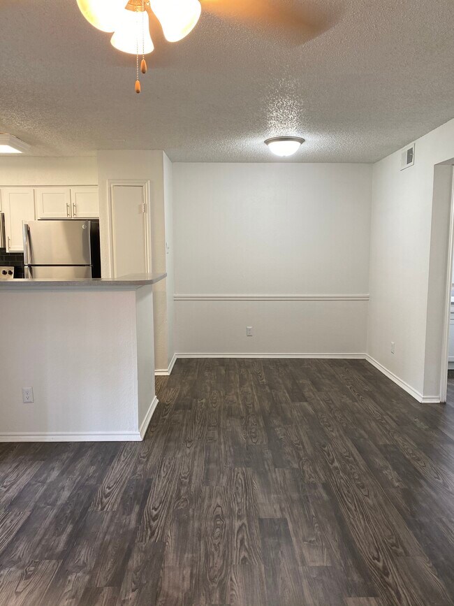 BEAR CREEK AT HARWOOD Apartments Euless, TX
