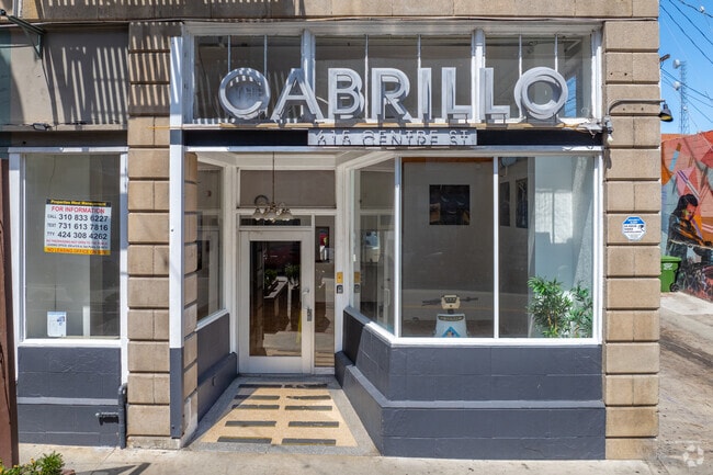 Entrada - The Cabrillo (shared restroom)