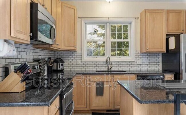 Building Photo - 11814 Gardenia Dr