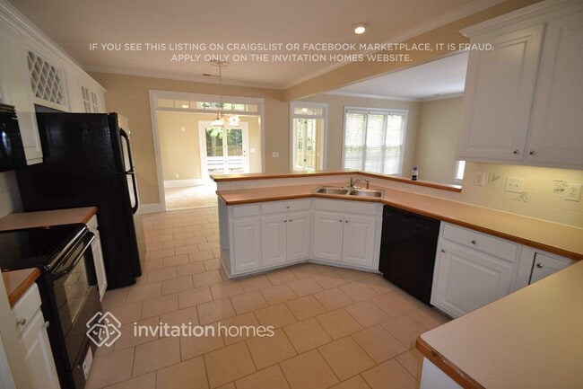 Building Photo - 844 Biscayne Way NW