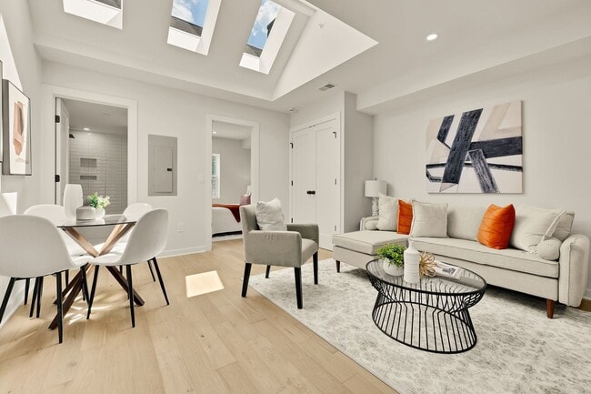 Be the First! Brand-New, Skylit Luxury 2BR... - Be the First! Brand-New, Skylit Luxury 2BR... Apartment