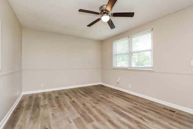 Foto del edificio - 2629 Yeargan Rd