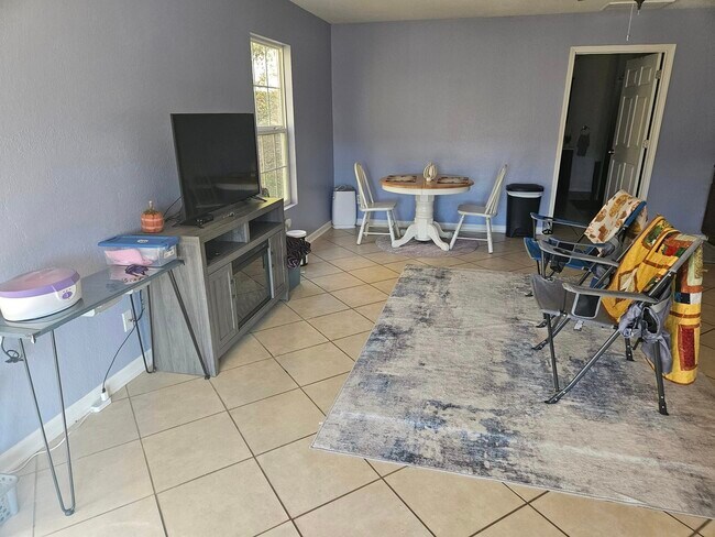 Foto del edificio - 349 Hunters Ridge Rd
