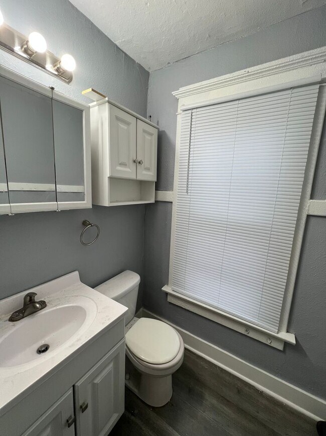 Foto del edificio - 2723 6th Ave