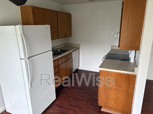 Building Photo - 411 W First Ave