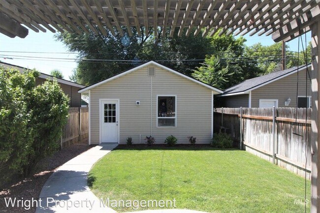 Foto del edificio - 2 br, 1.5 bath House - 3909 W Rose Hill St...