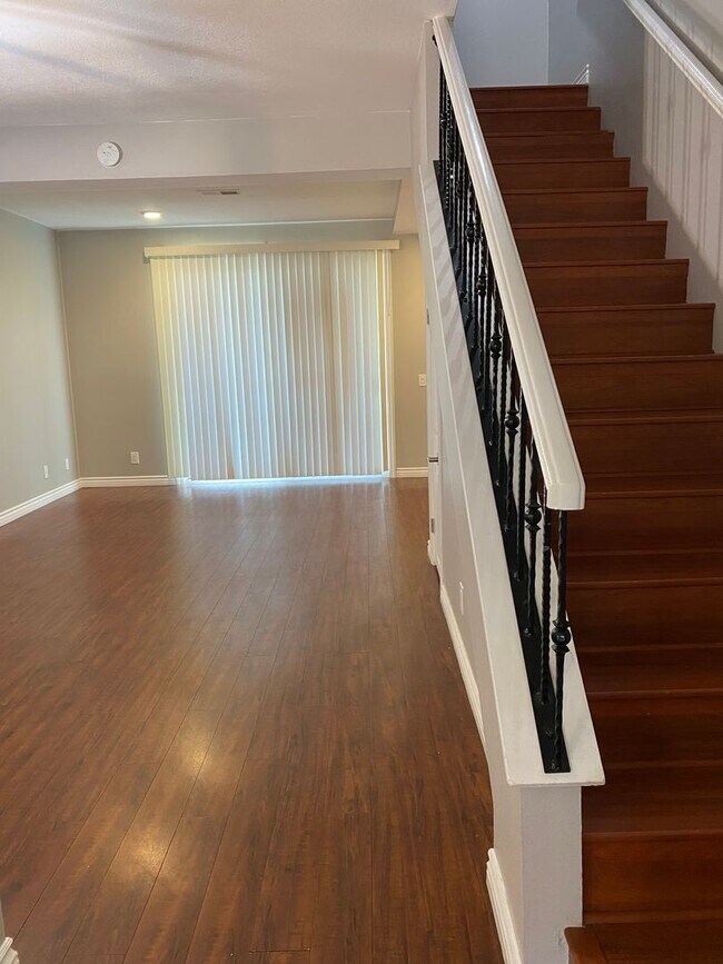 Building Photo - Condo available in beautiful Laguna Niguel!