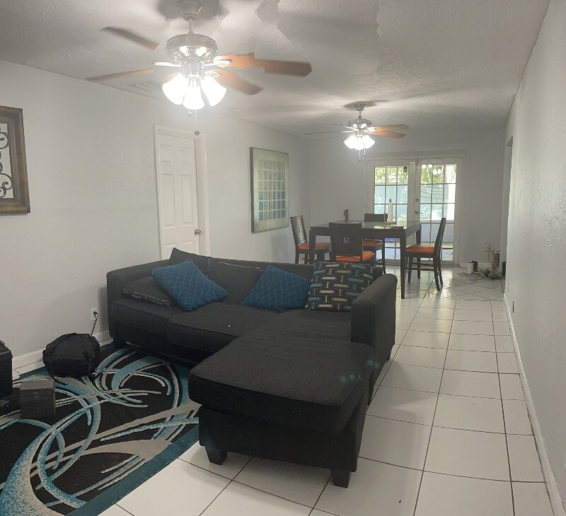 548 NW 2nd Way Unit B3, Deerfield Beach, FL 33441 Room for Rent in