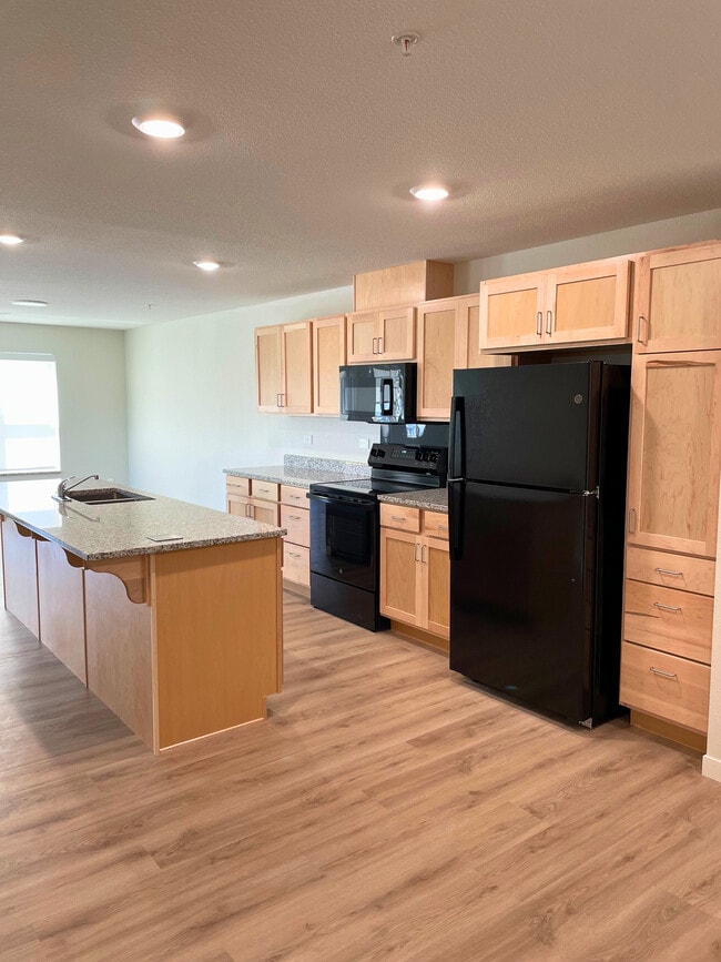 Four Bedroom Kitchen - Edge