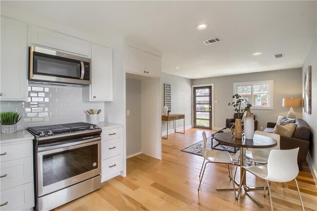 Foto del edificio - 1805 Rhodes Rd