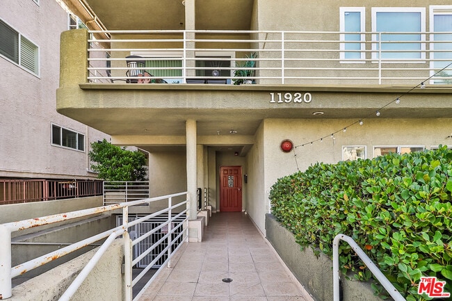 Foto del edificio - 11920 Goshen Ave