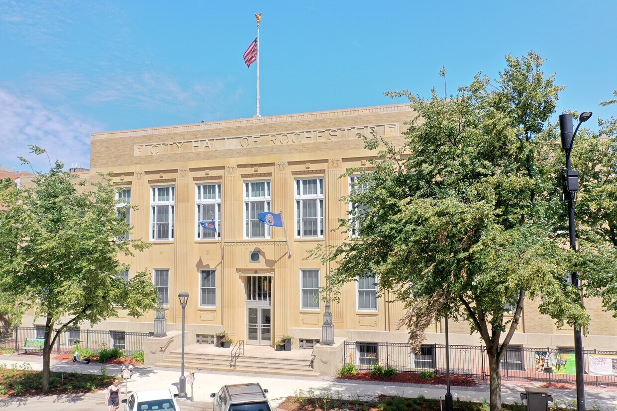 Primary Photo - 224 1st Ave SW