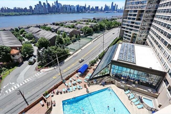 Foto del edificio - 7000 Kennedy Blvd E