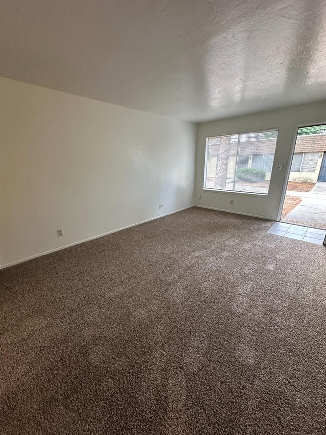 Building Photo - 471 Minnewawa Ave