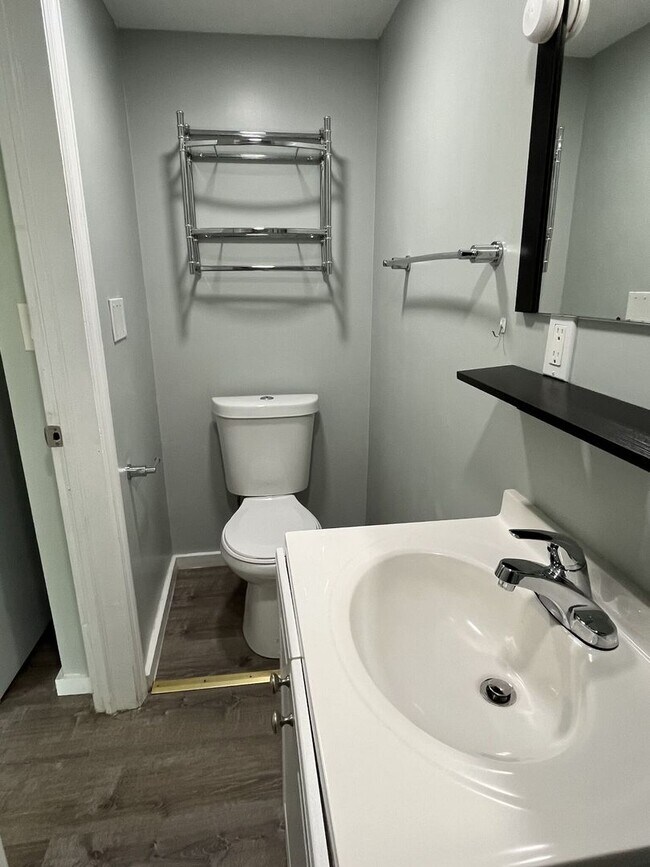 Foto del edificio - **Move in Special - 50% off first months rent**