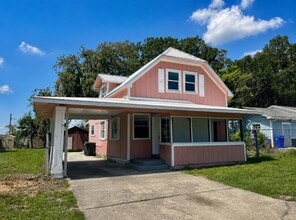 Building Photo - 837 Lafayette Ln