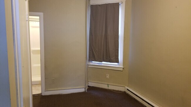 Building Photo - 216 N 54th St