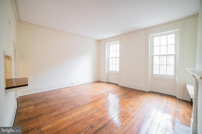 Foto del edificio - 1021 Clinton St