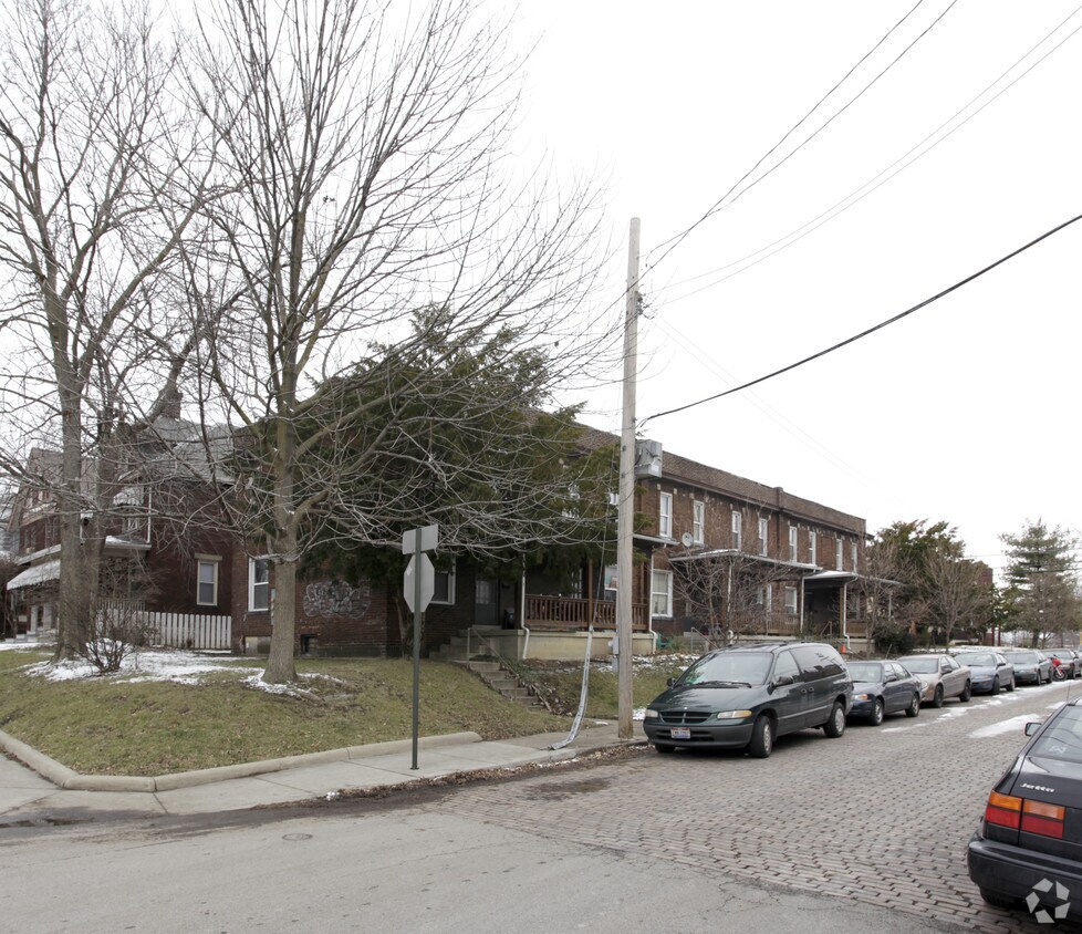 Primary Photo - 396-406 20th Ave