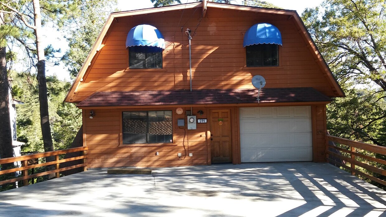 Level entry with garage! House Rental in Twin Peaks, CA