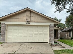 Building Photo - 115 Rattan Dr