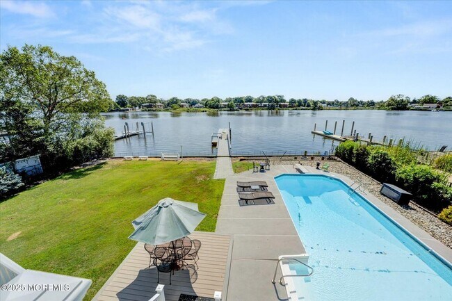 Foto del edificio - 74 Seneca Pl