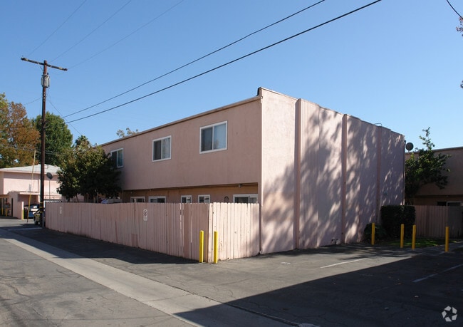Building Photo - 14266 Village Way