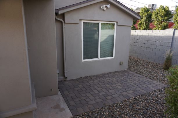 Patio delantero - 2308 N 28th Pl