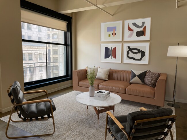 Foto del edificio - 315 W 5th St
