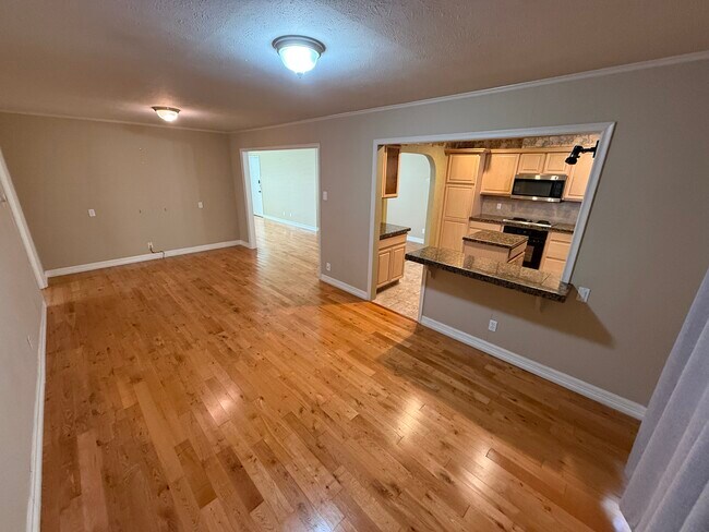 Building Photo - 8618 Baltimore Dr