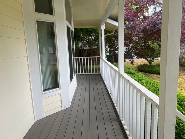 Building Photo - Charming Rambler 3-Bed/2-Bath Available Now!