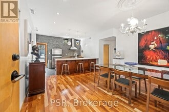 Building Photo - 2068 Dundas St W