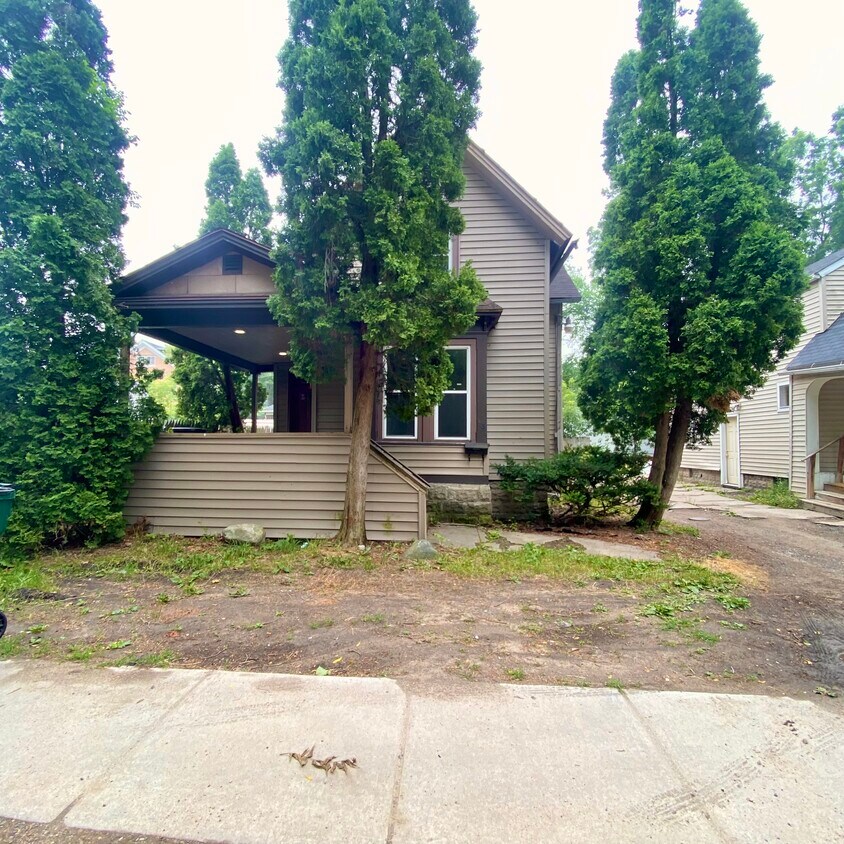 Primary Photo - 3 Lawler Ct