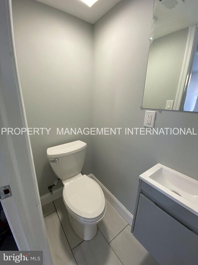 Foto del edificio - 5257 Addison St