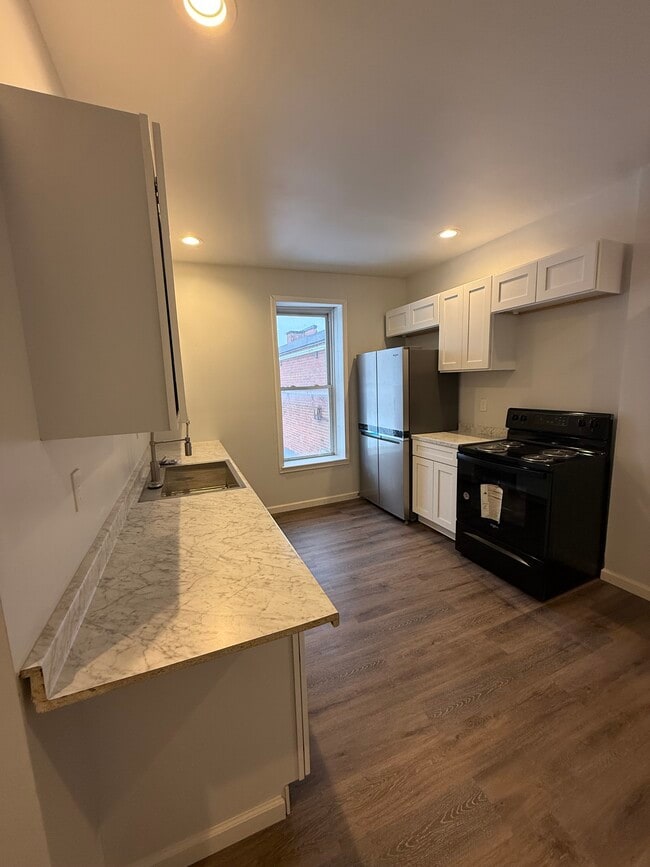 Kitchen - 250 High St