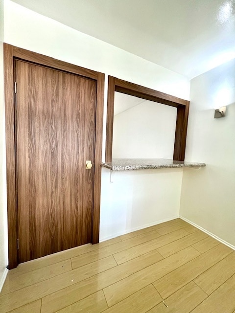 Building Photo - 1152 N Poinsettia Pl