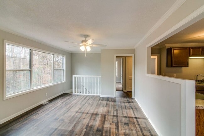 Building Photo - 713 Ridgecrest Dr