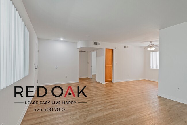 Foto del edificio - ~2 Weeks FREE~ Charming One Bedroom with L...