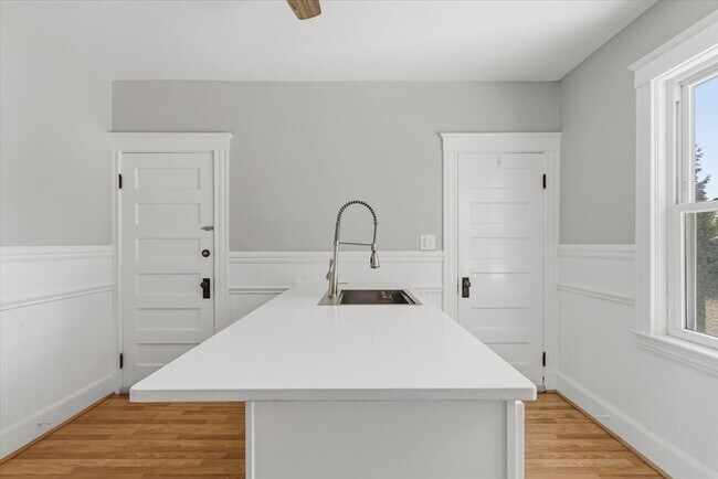 Foto del edificio - 452 Quarry St
