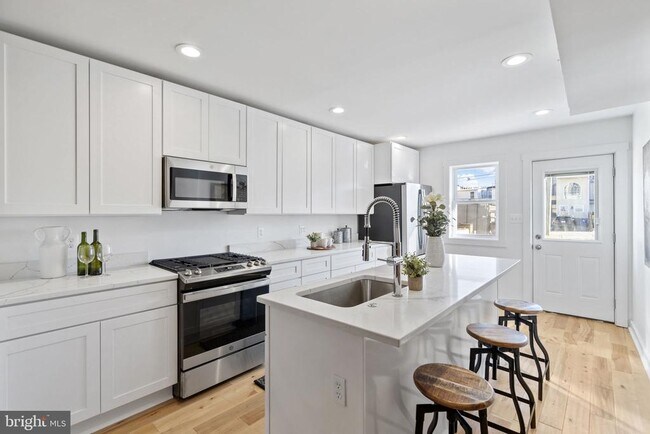 Foto del edificio - 1825 S Hanover St