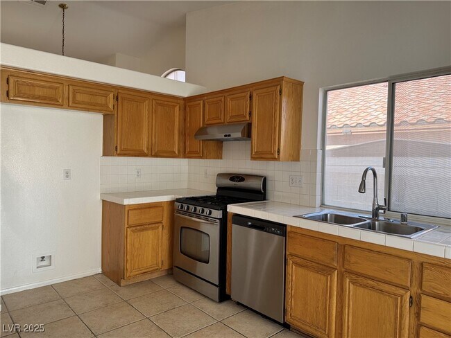 Foto del edificio - 8411 W Rochelle Ave