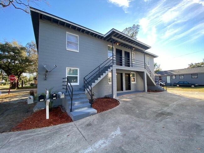 Foto del edificio - 610 W 18th St