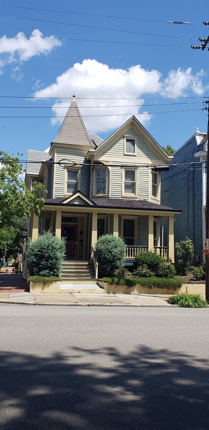 Primary Photo - 3300 E Broad St