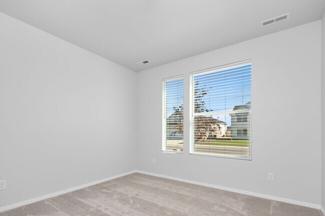 Building Photo - 682 W Snowy Owl St