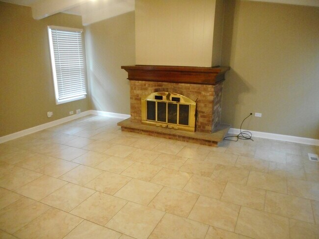 Building Photo - 207 Downing Dr