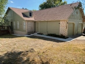 Building Photo - 383 Fantail Loop