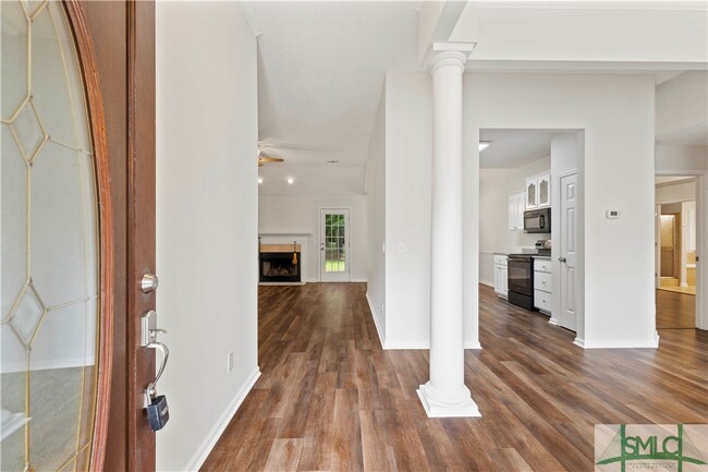 Building Photo - 371 Marsh View Dr
